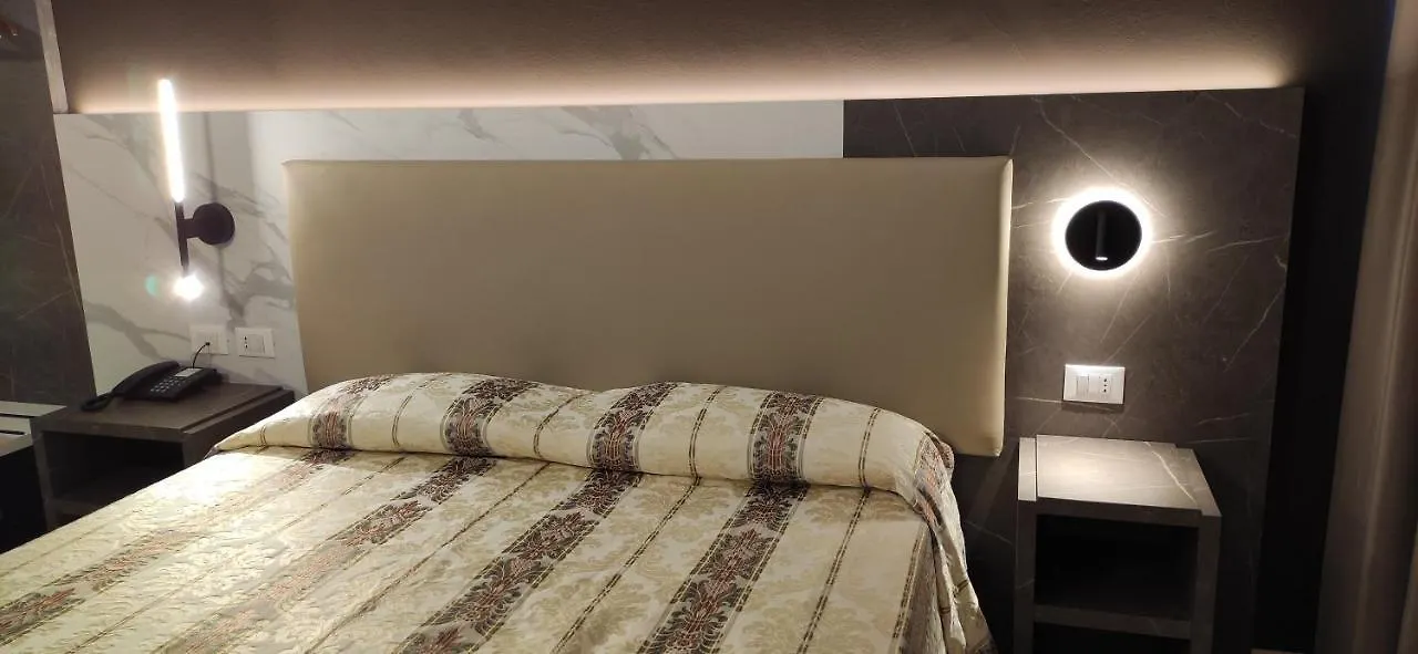 Hotel Mistral Milan 3*,  Italy