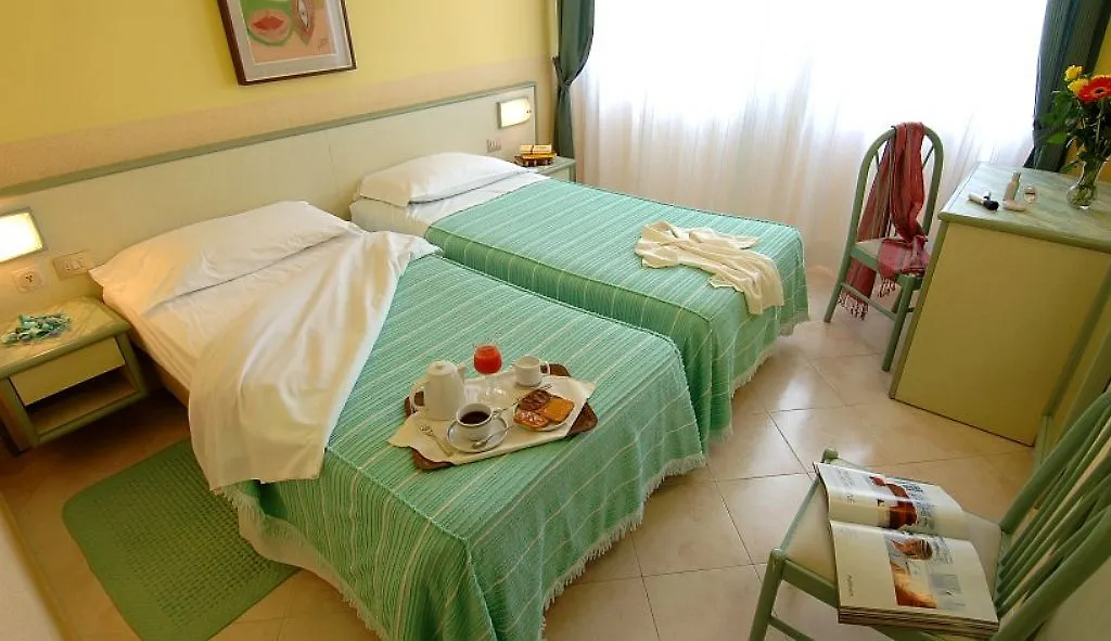 ***  Hotel Mistral Milan Italie