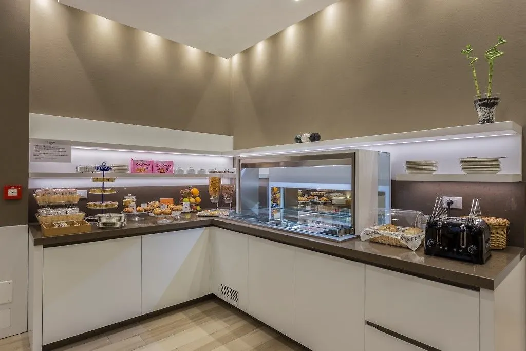 Hotel Mistral Milan 3*,