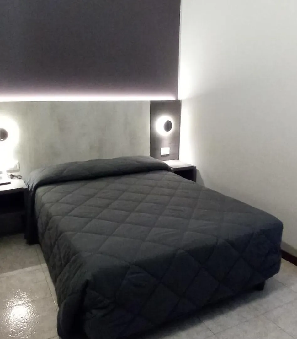 Hotel Mistral Milan