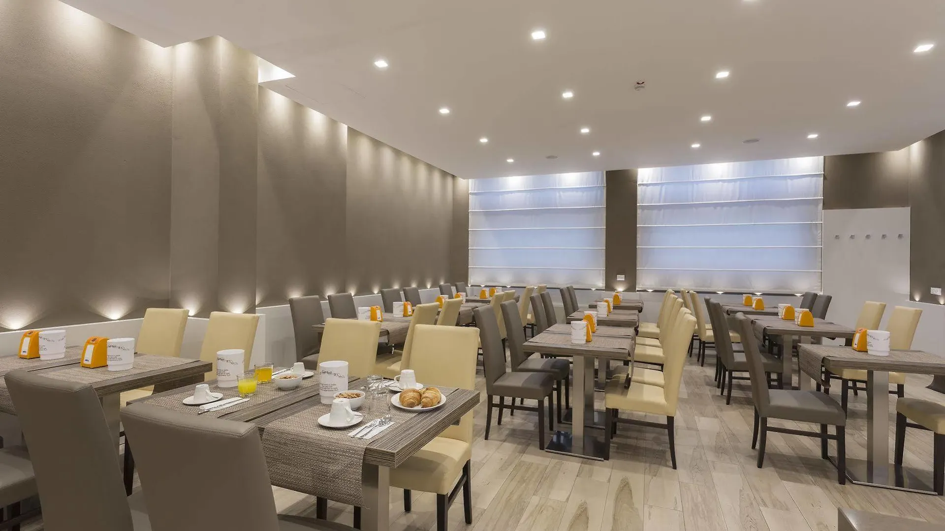 Hotel Mistral Milan 3*,