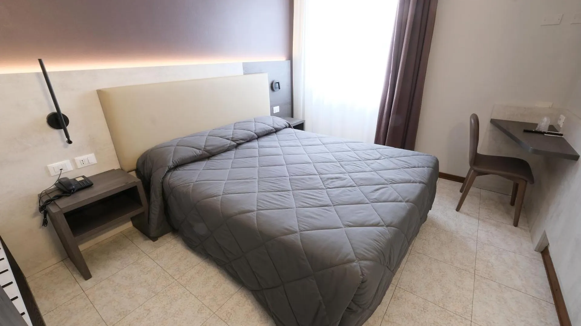 Hotel Mistral Mediolan